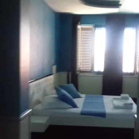 Mer's Hotel 2*
